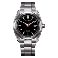 Citizen Eco-Drive Titanium -kello, jossa musta kellotaulu ja hopeanvärinen ranneke.