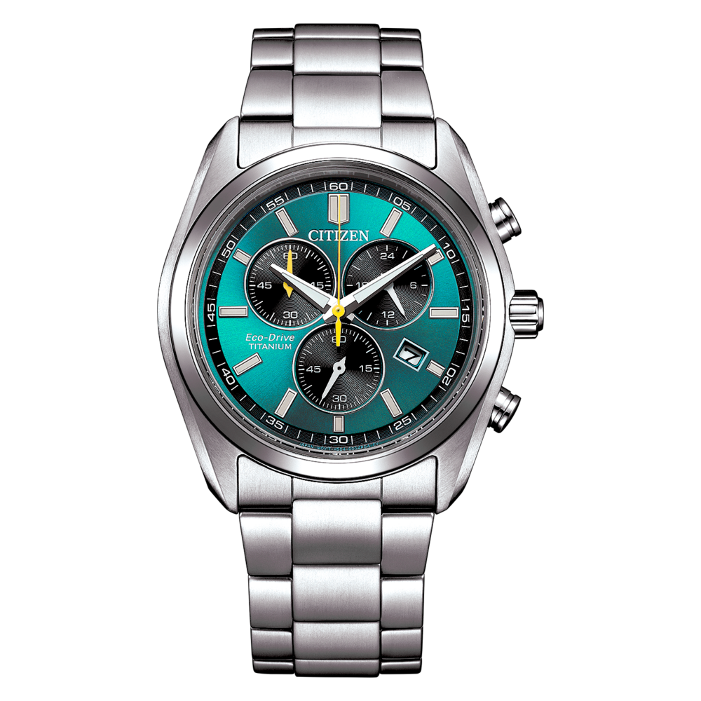 Lähikuva hopeisesta Citizen Eco-Drive Titanium -kellosta, jossa on turkoosi kellotaulu.