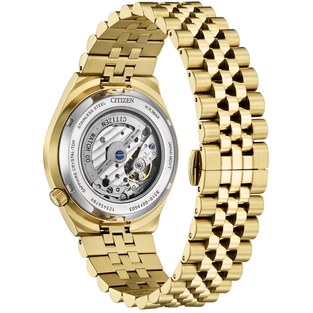 Kultainen Citizen-kello, jossa läpinäkyvä takaosa, joka näyttää mekanismin ja rannekkeen.