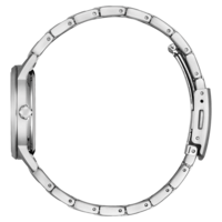 Hopeinen rannekello metallirannekkeella sivusta, tyylikäs muotoilu.