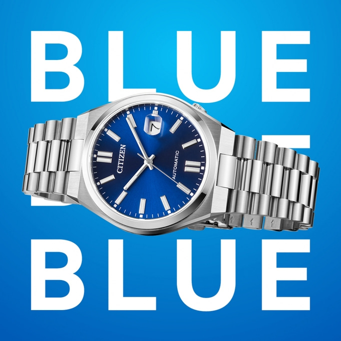 Citizen-kello, jossa sininen kellotaulu ja metalliranneke, ympäröi sana BLUE.