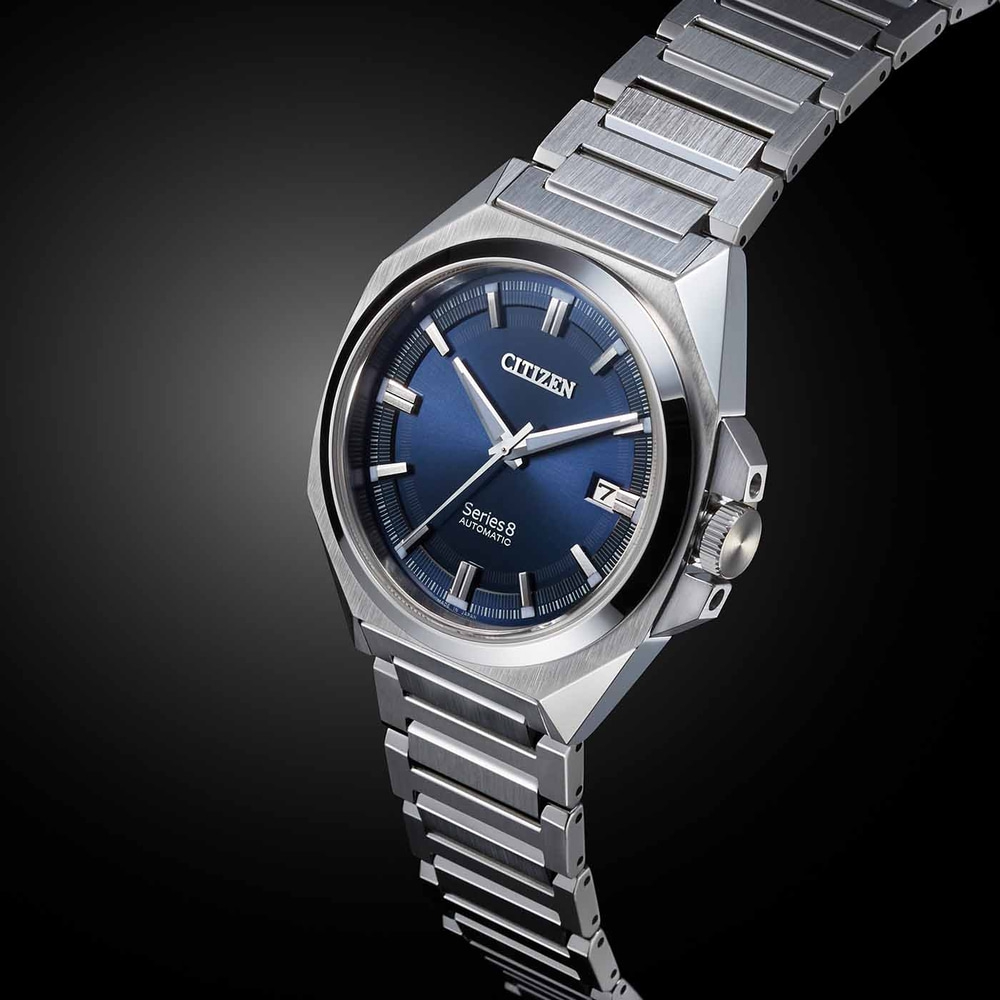 Citizen Series 8 automaattikello, sininen kellotaulu ja teräsranneke