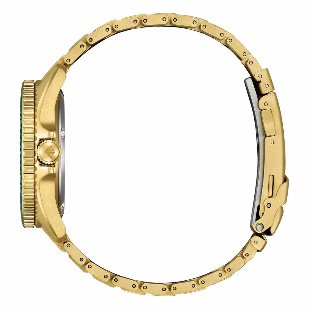 Kultaisen kellon sivukuva, jossa näkyvät ranneke ja kellotaulun yksityiskohdat.