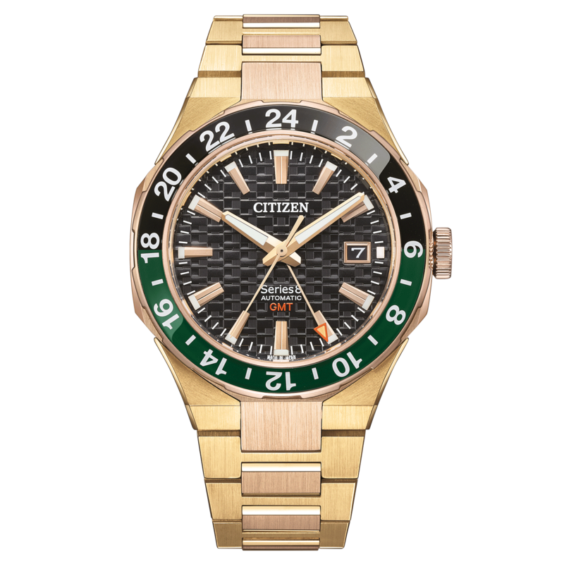 Citizen Series 8 GMT automaattikello, jossa kulta- ja vihreät korostukset, musta kellotaulu.